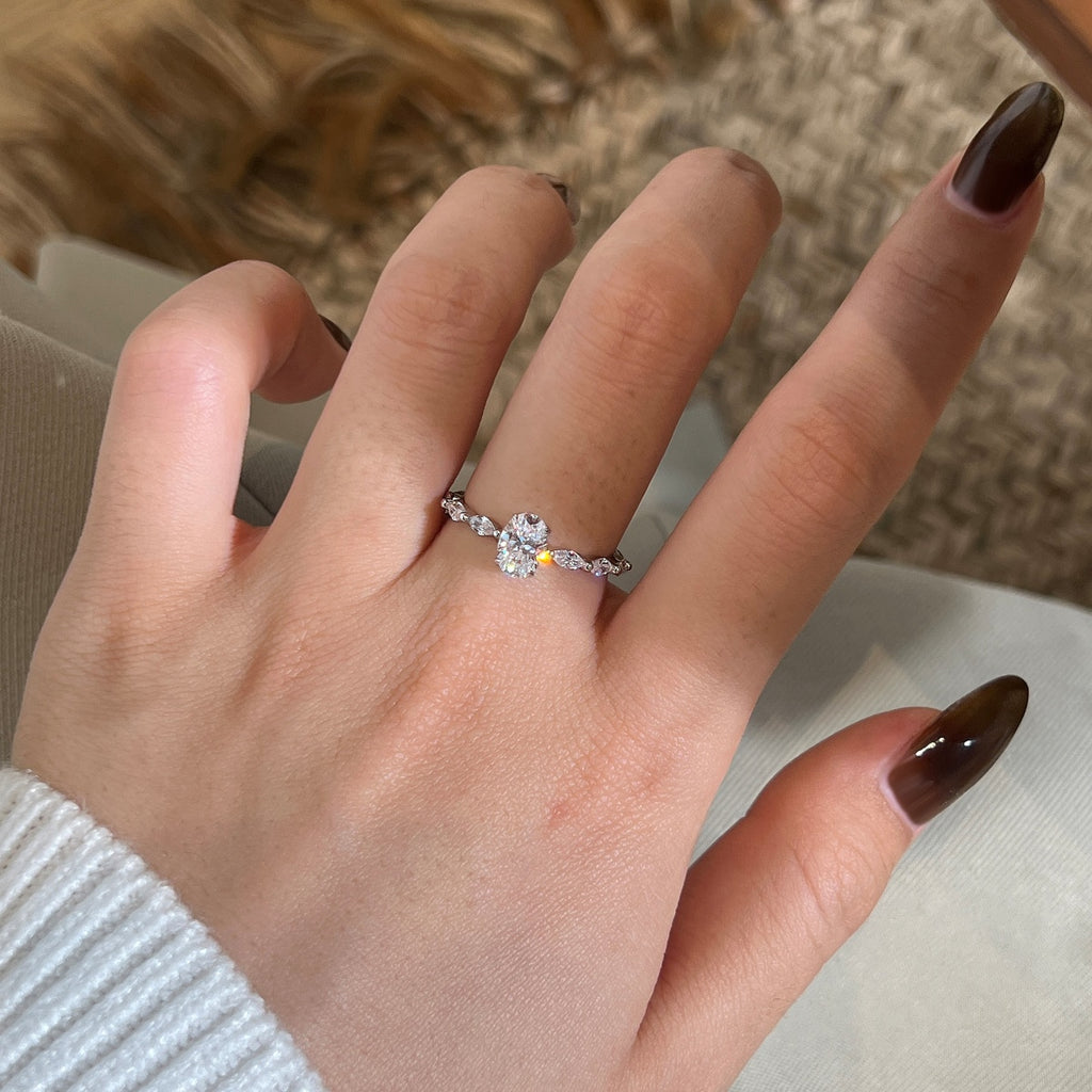 Anillo Moissanita Oval 0.8CT
