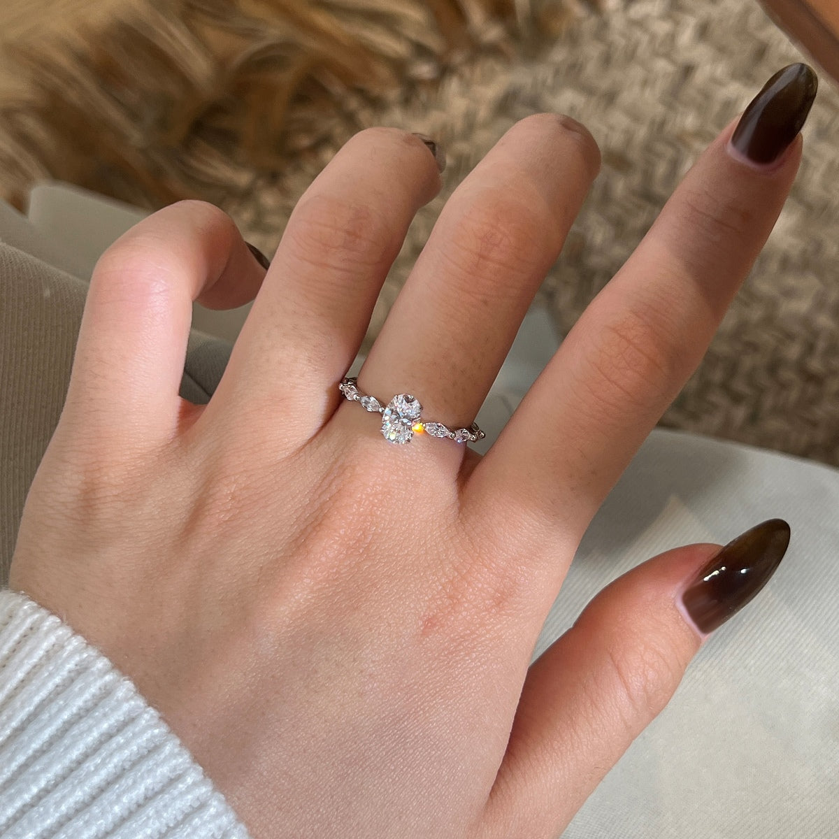 Anillo Moissanita Oval 0.8CT