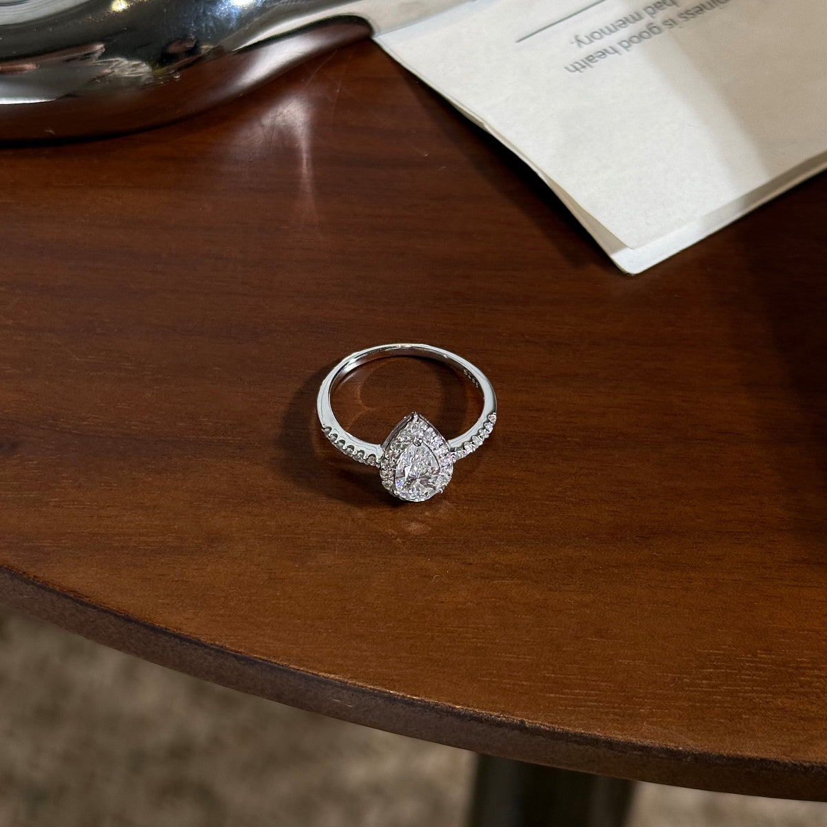 Anillo Moissanita Pera 1.0CT
