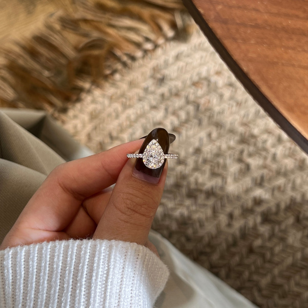 Anillo Moissanita Pera 1.0CT