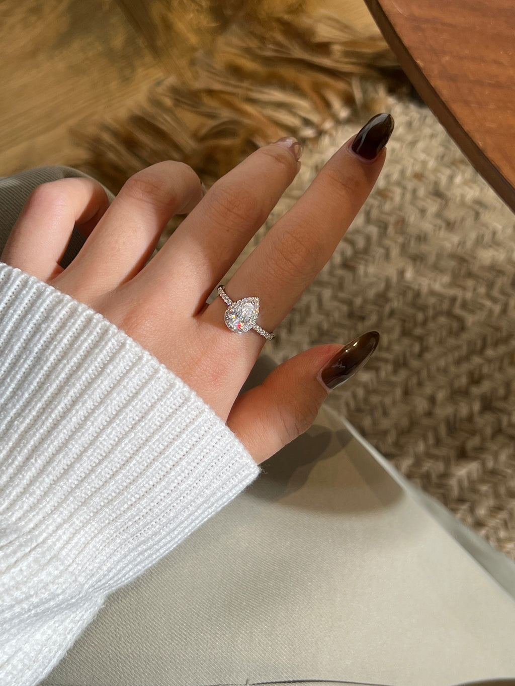 Anillo Moissanita Pera 1.0CT
