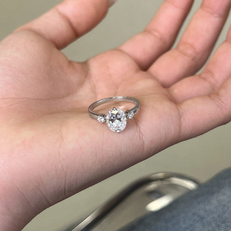 Anillo Moissanita Oval 2.0CT