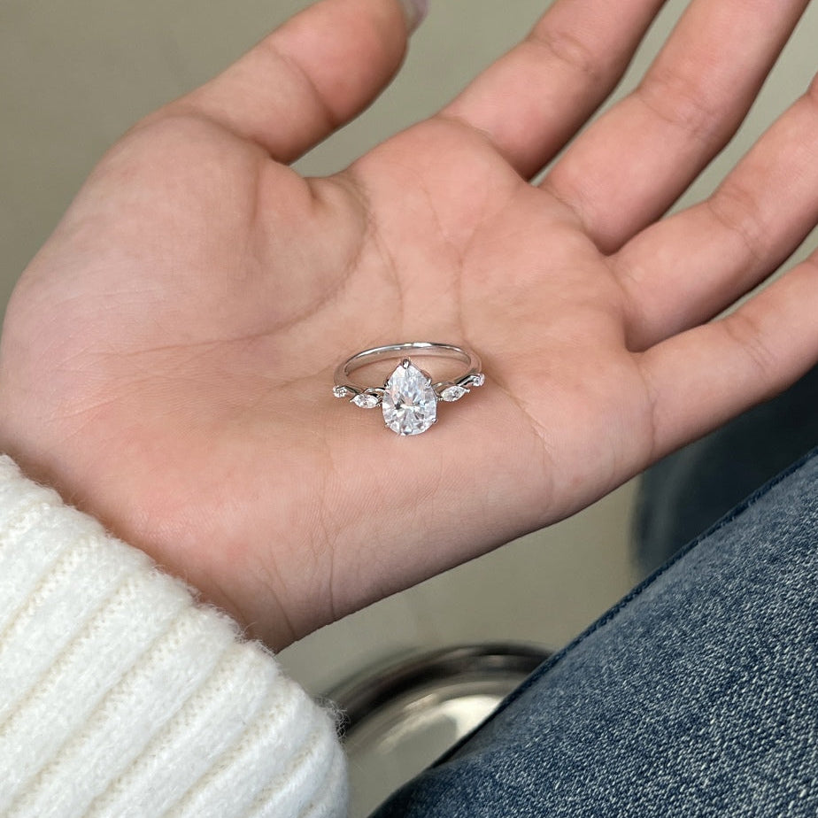 Anillo Moissanita Gota 2.0CT