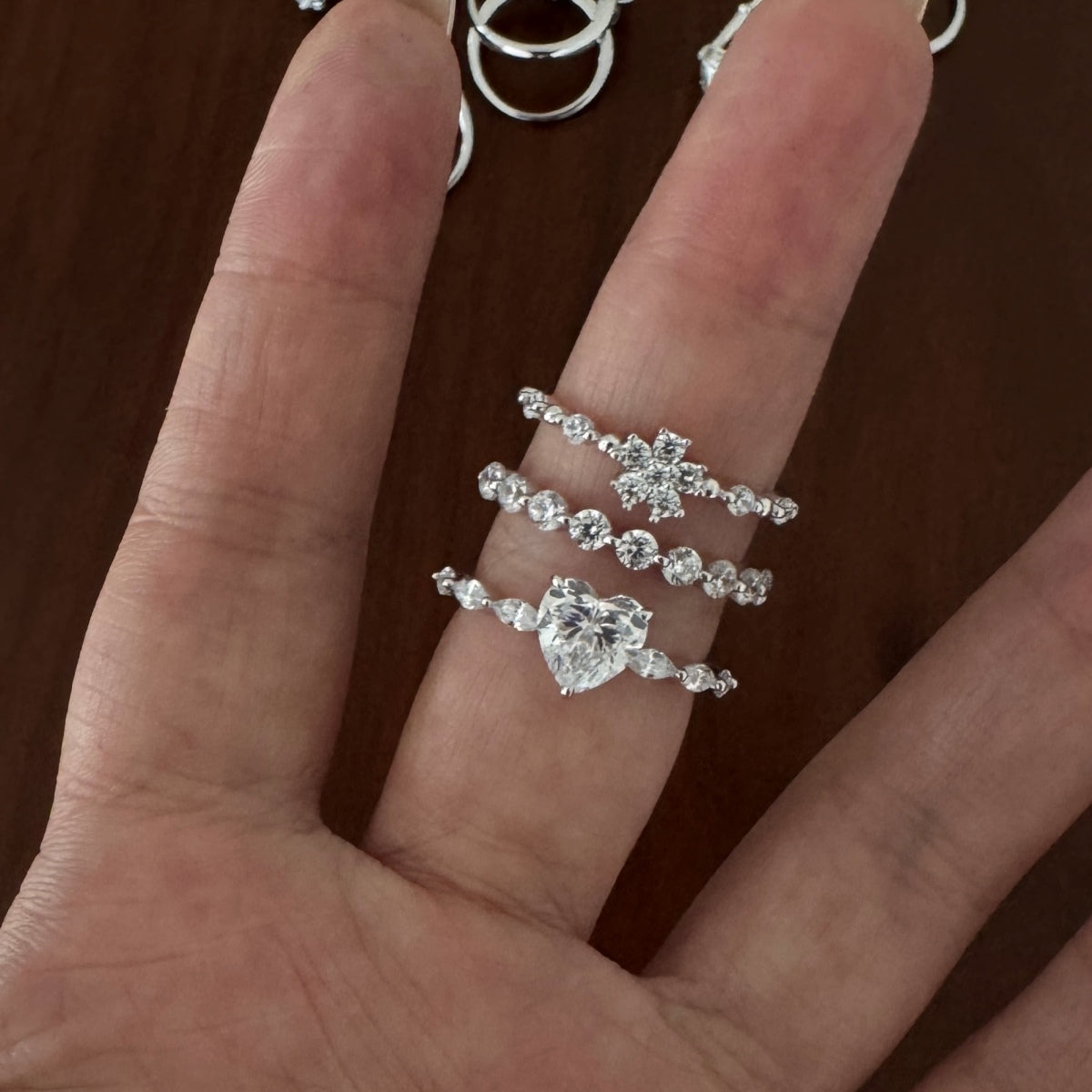 Anillo con corazón de moissanitas 1,8 ct en plata