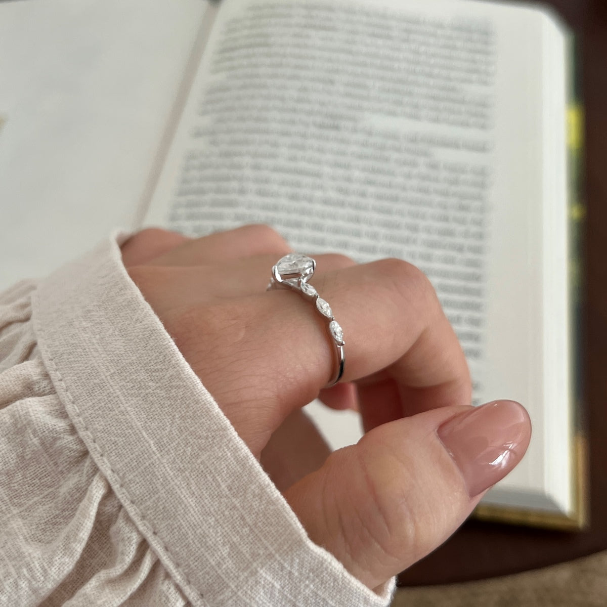 Anillo con corazón de moissanitas 1,8 ct en plata