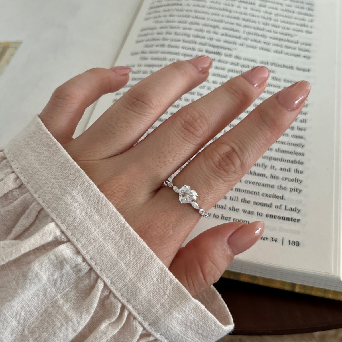 Anillo con corazón de moissanitas 1,8 ct en plata