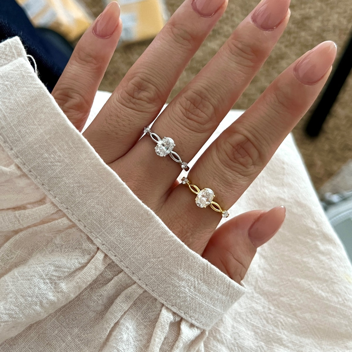 Anillo de tres piedras de moissanitas 1,12 ct en plata
