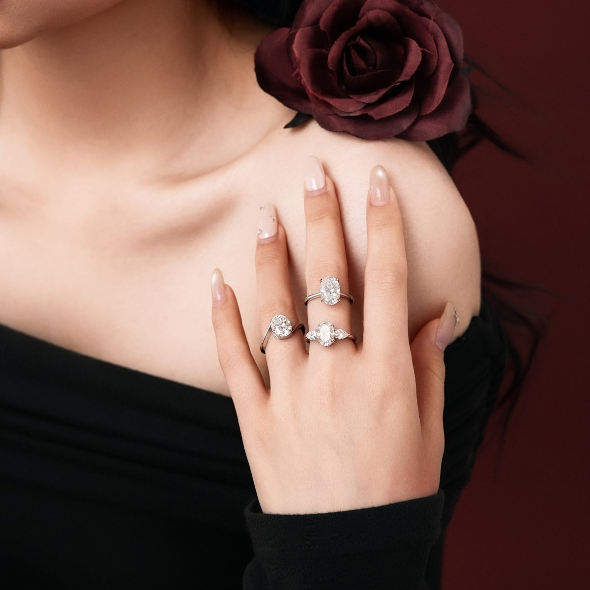 Anillo de tres piedras de moissanitas en plata