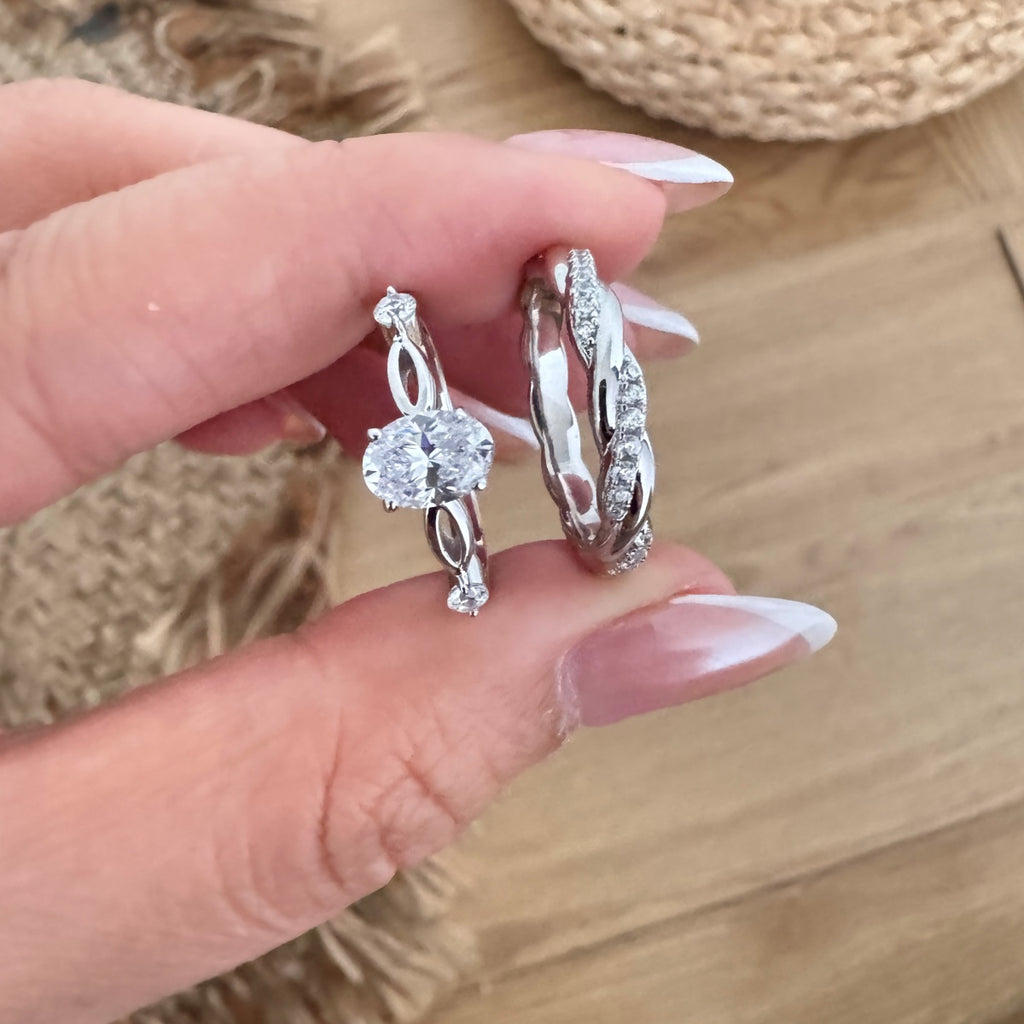 Anillo de banda retorcida de moissanitas 0,32 ct en plata