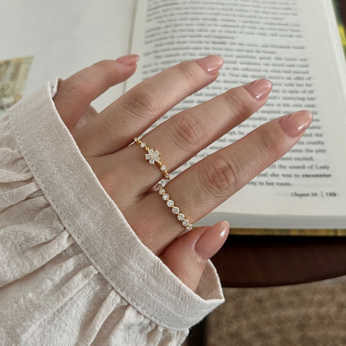 Anillo media alianza de moissanitas 0,63 ct dorado