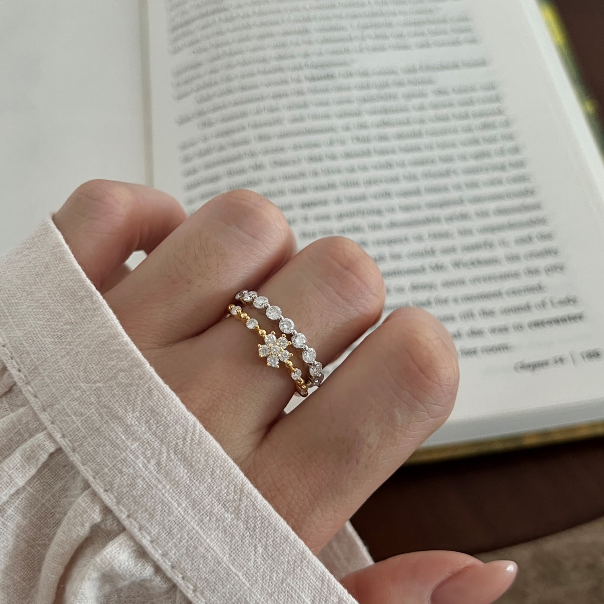 Anillo media alianza de moissanitas 0,63 ct en plata