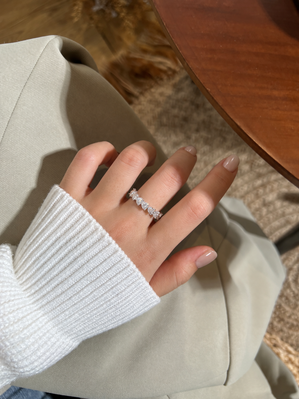 Anillo eternity de moissanitas 4,2 ct en plata