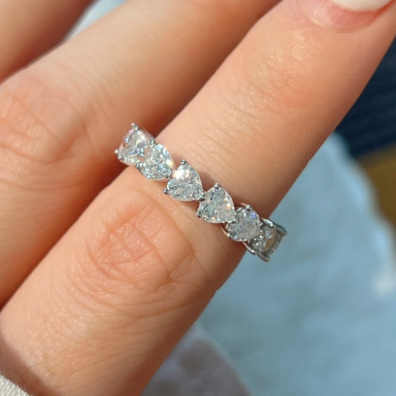 Anillo eternity de moissanitas 4,2 ct en plata