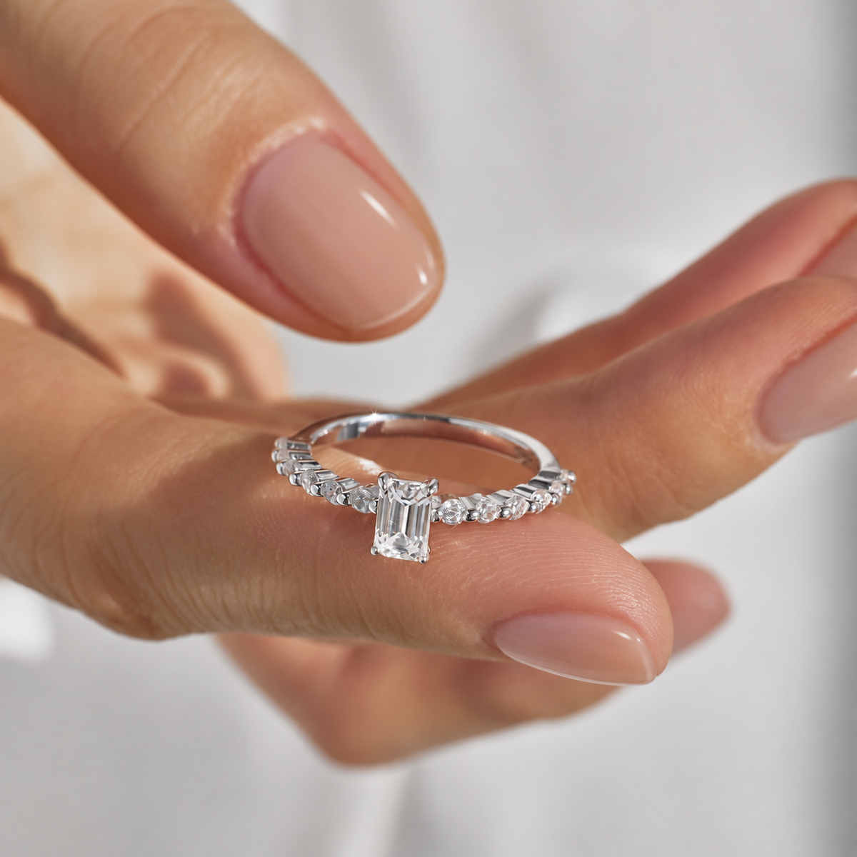 Anillo solitario de moissanita 0,6 ct en plata