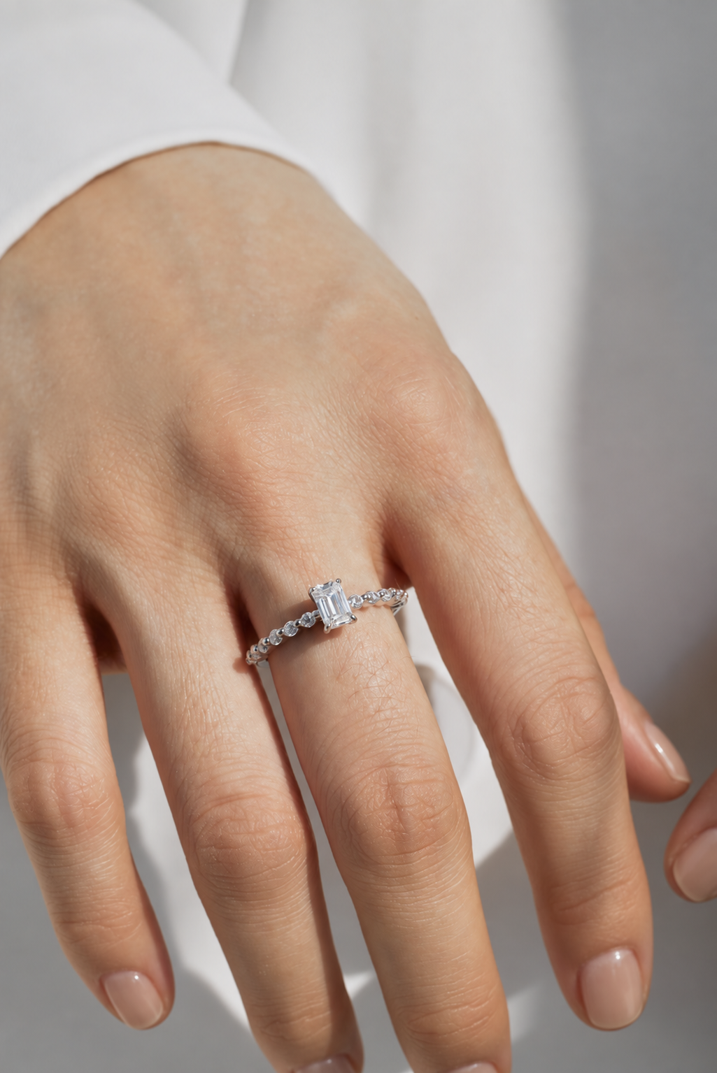 Anillo solitario de moissanita 0,6 ct en plata