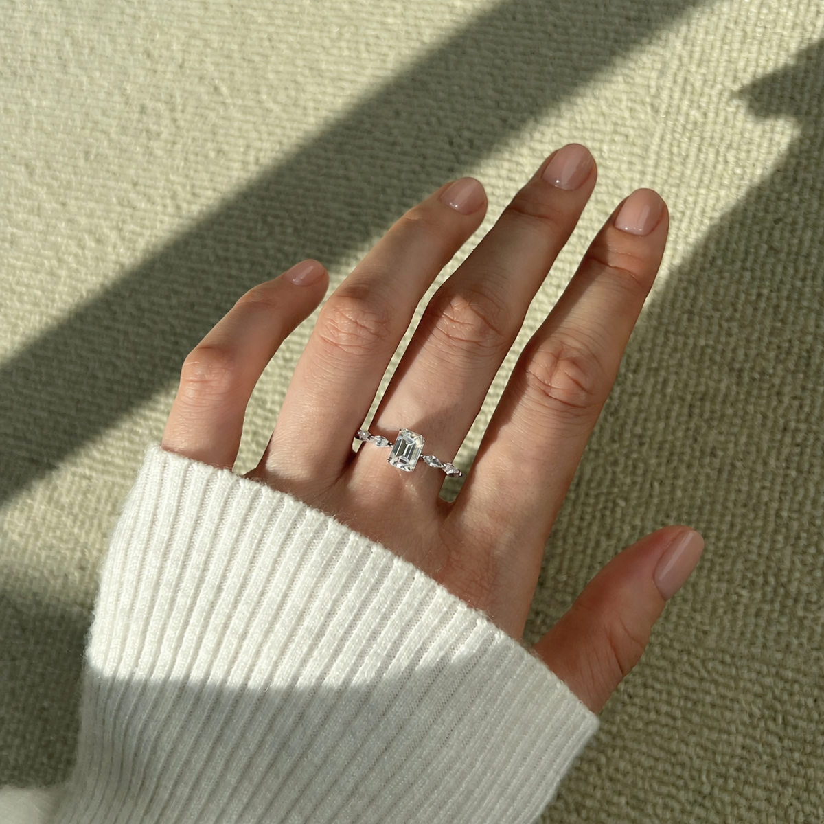 Anillo solitario de moissanita y circonitas 1 ct en plata