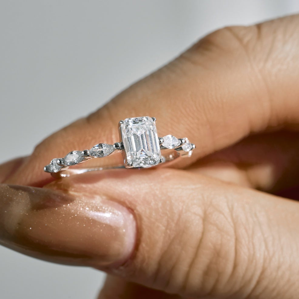 Anillo solitario de moissanita y circonitas 1 ct en plata