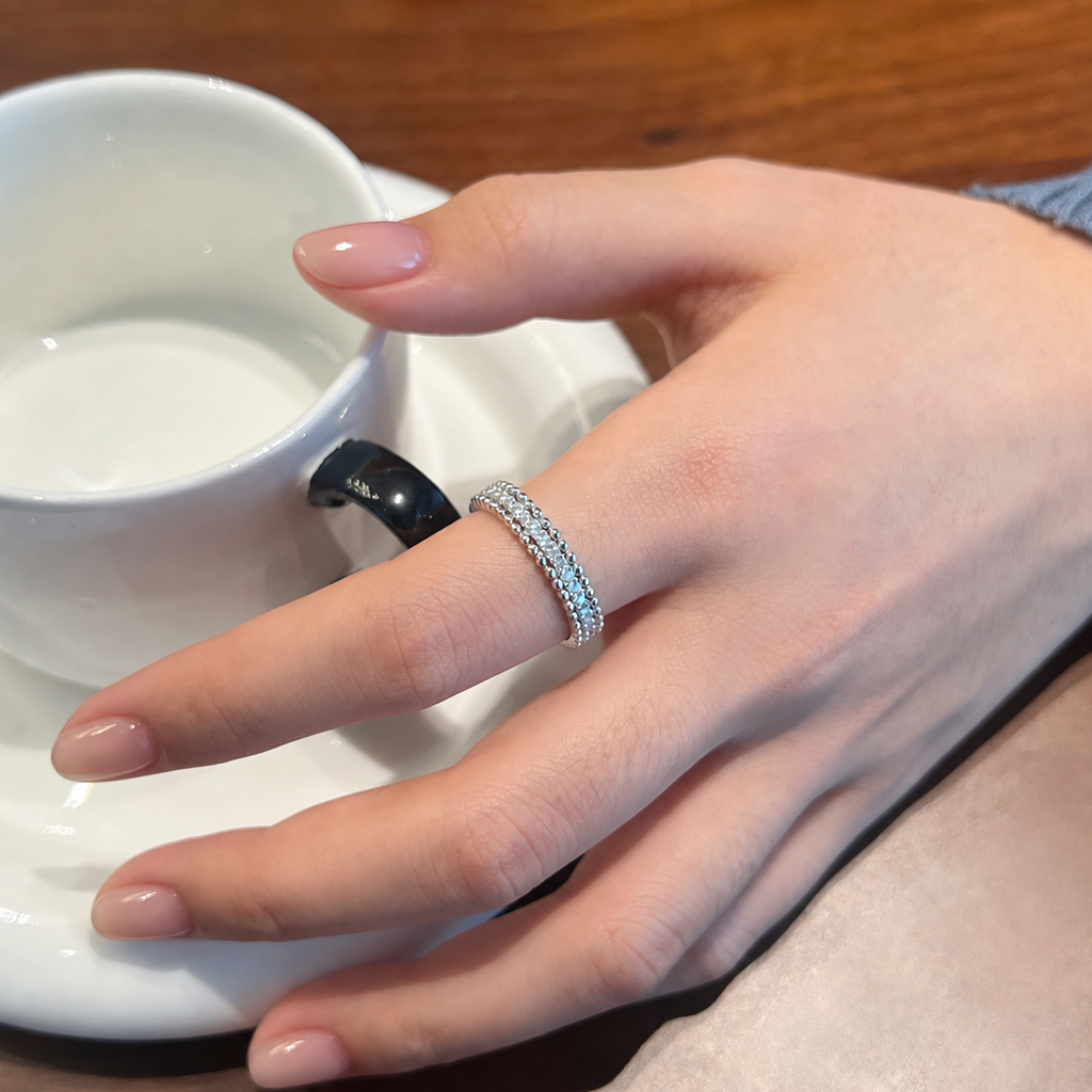 Anillo eternity de moissanitas 0,525 ct en plata