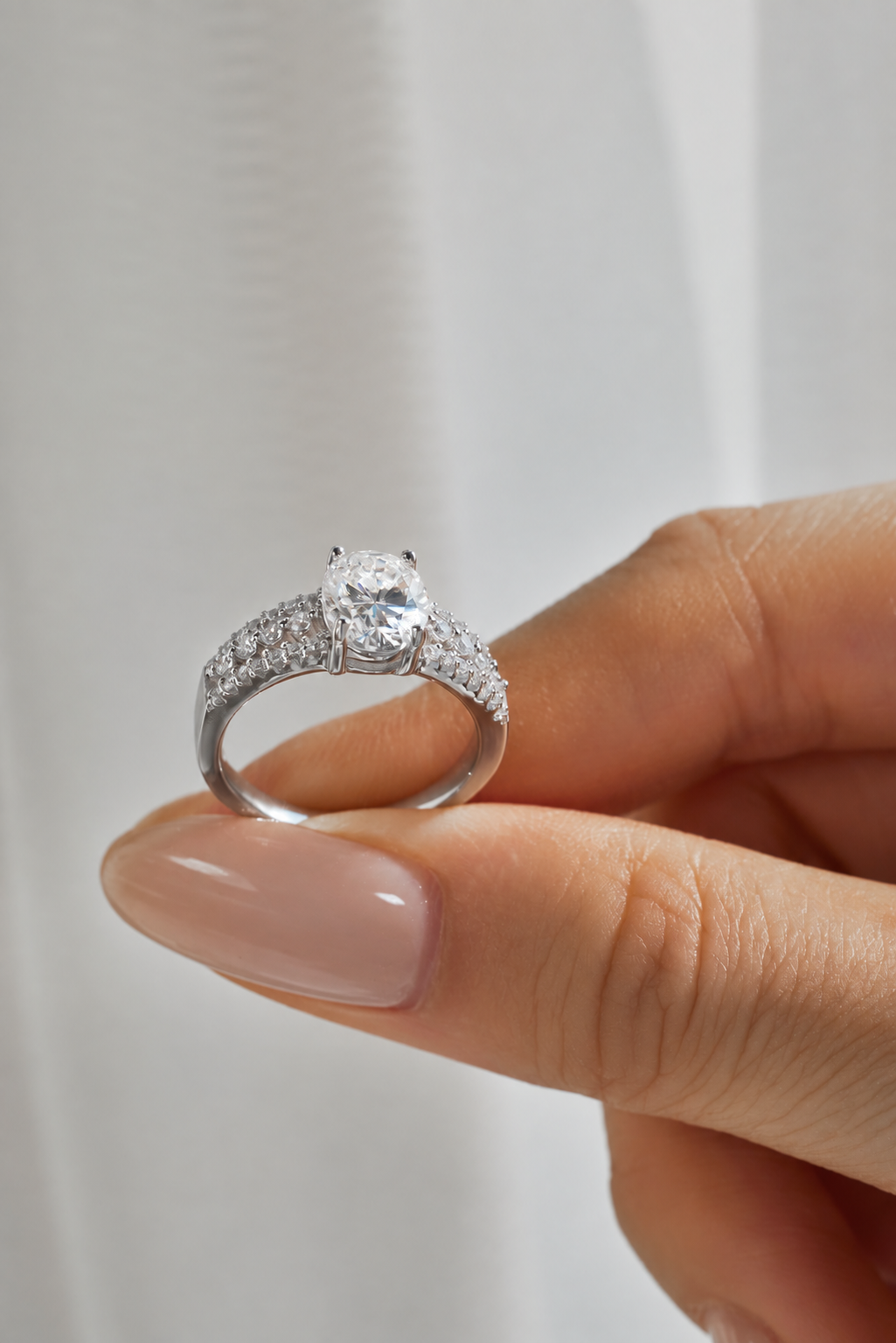 Anillo de pavé de moissanita 2 ct en plata