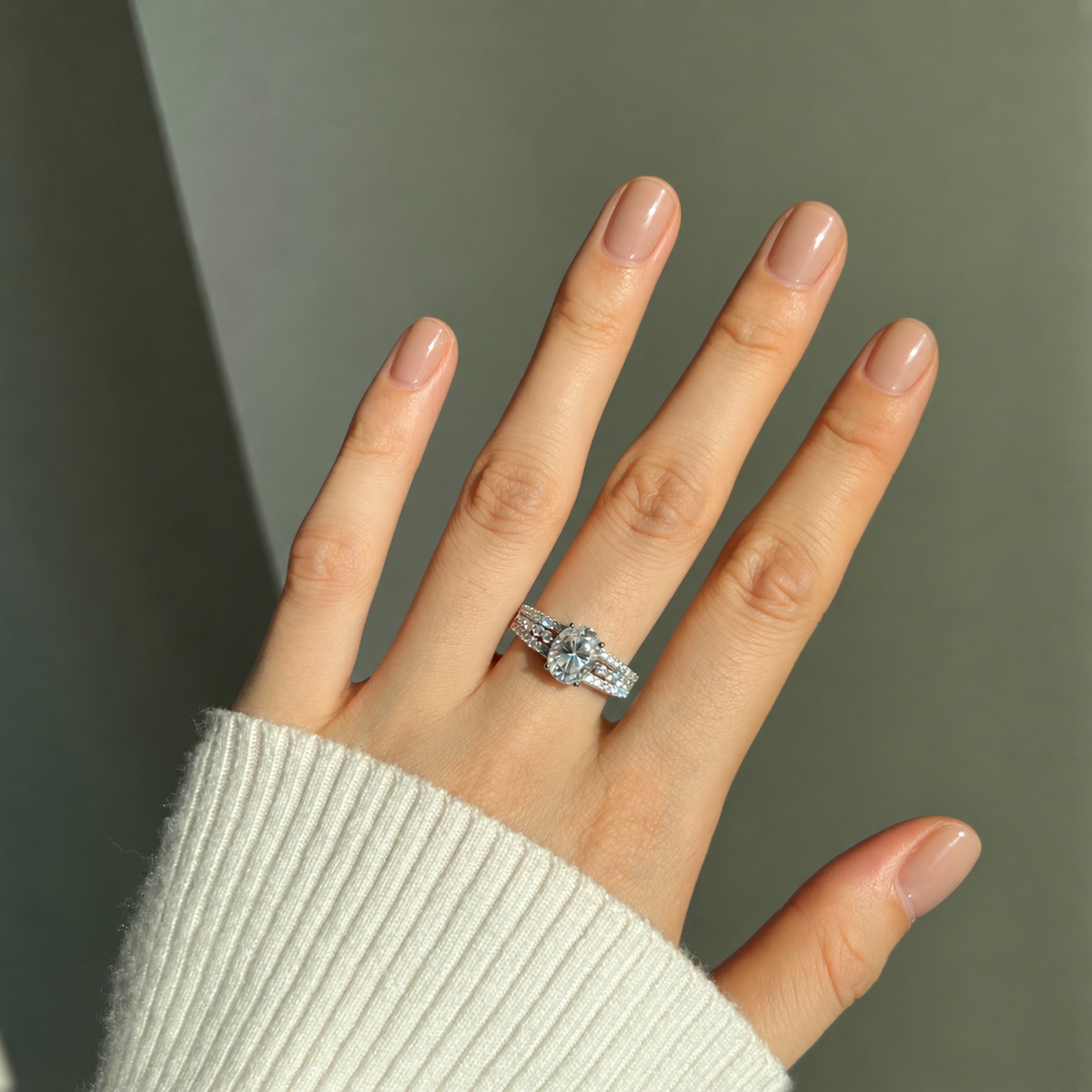 Anillo de pavé de moissanita 2 ct en plata
