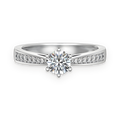 Anillo solitario de moissanita 0,5 ct en plata