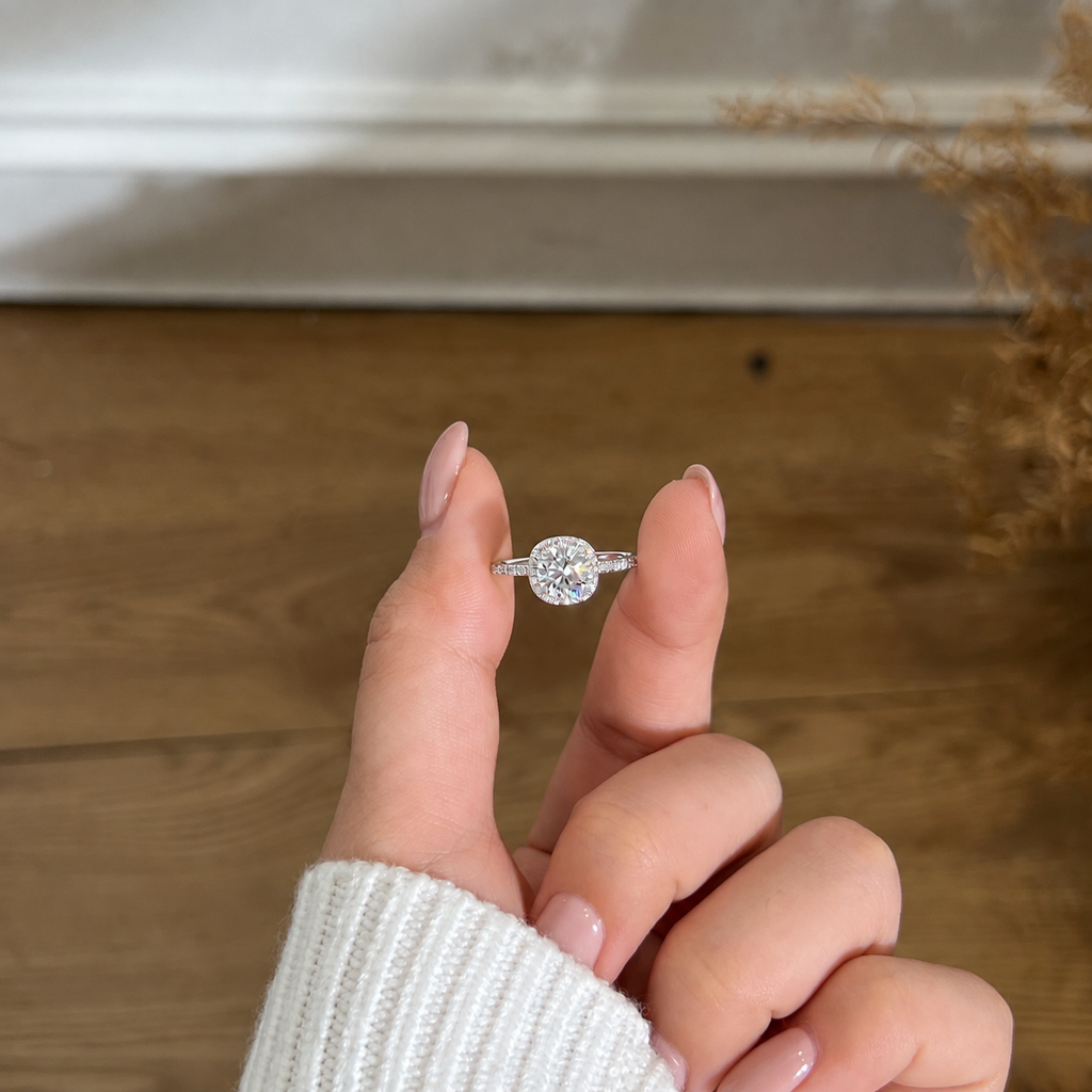 Anillo halo de moissanitas 1,0 ct en plata