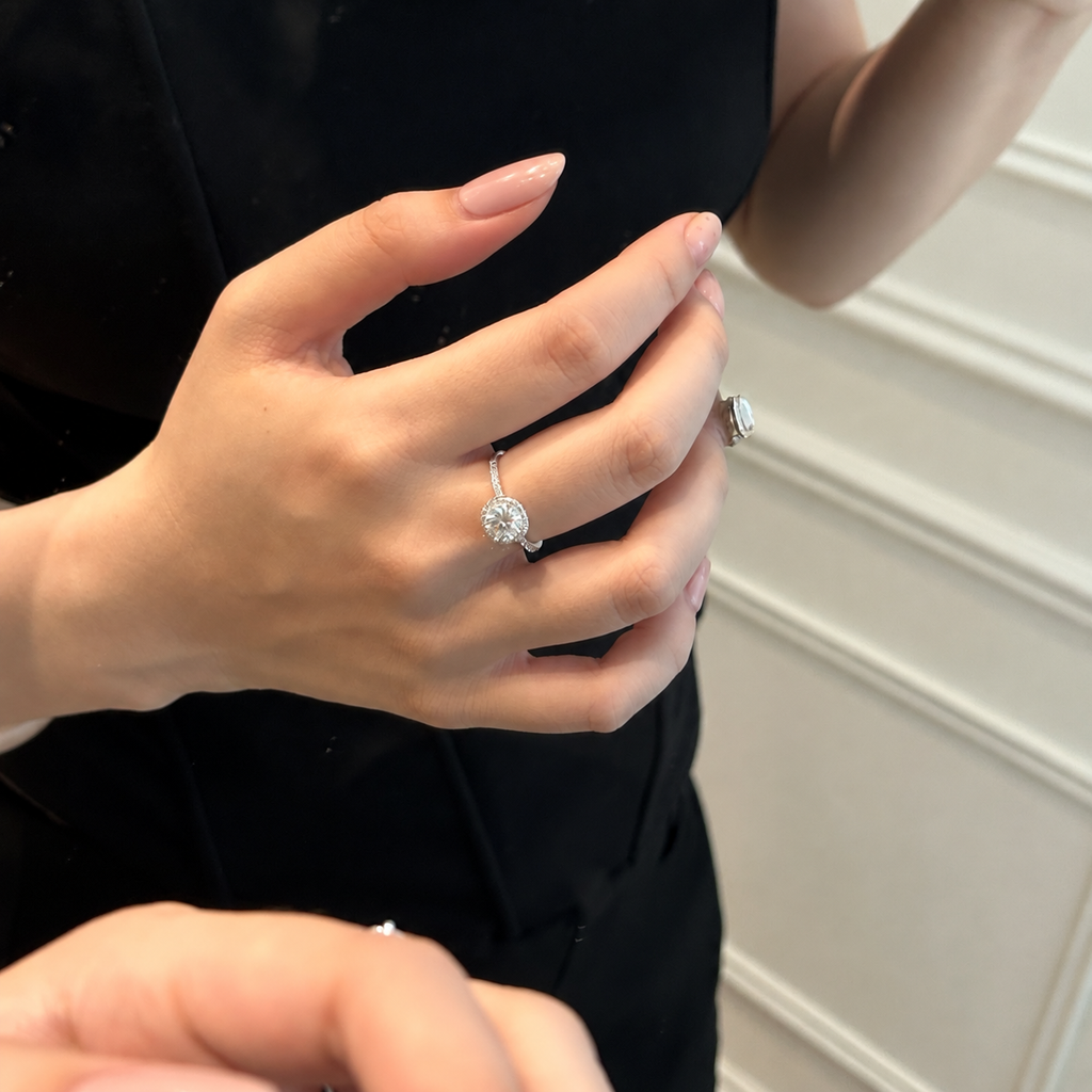 Anillo halo de moissanitas 1,0 ct en plata