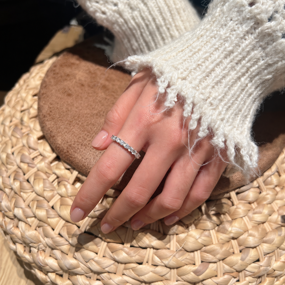 Anillo eternity de moissanitas 1,9 ct en plata