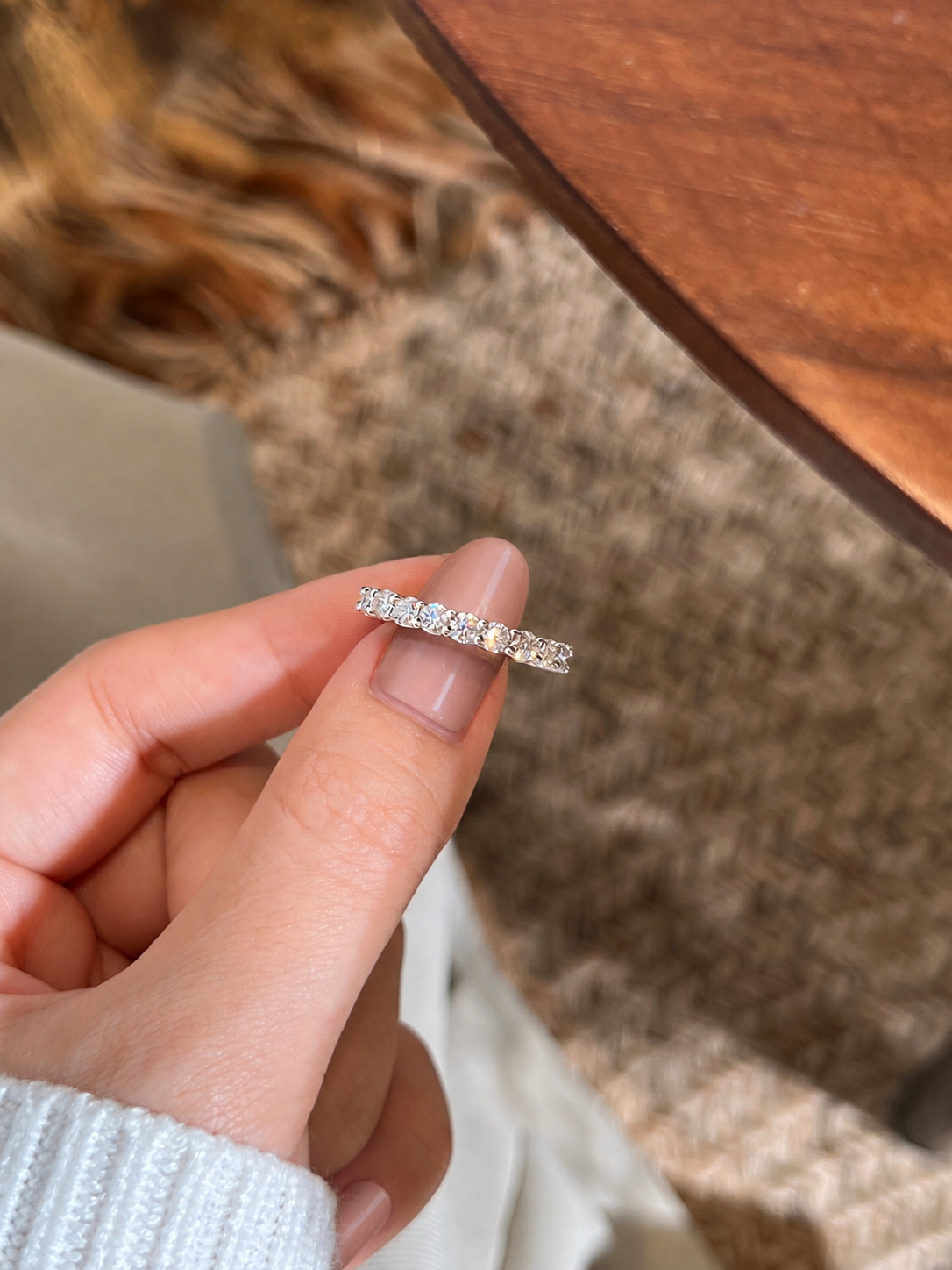 Anillo eternity de moissanitas 1,9 ct en plata