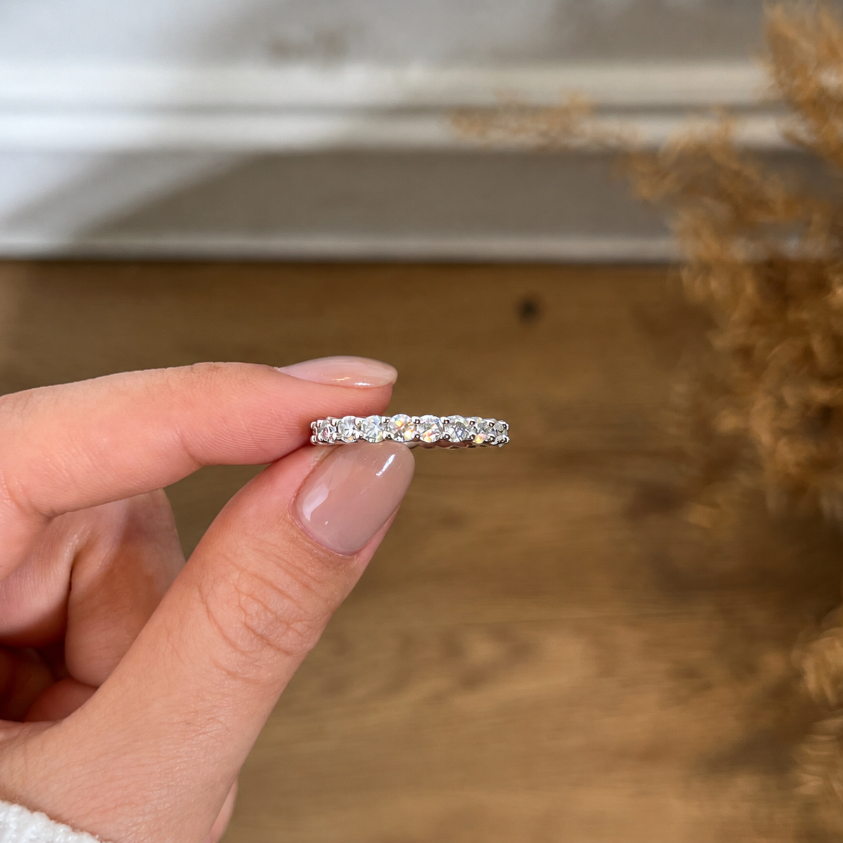 Anillo eternity de moissanitas 1,9 ct en plata