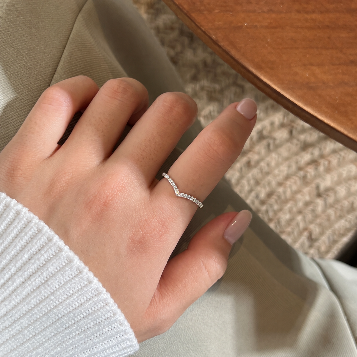 Anillo en V de moissanitas 0,19 ct en plata