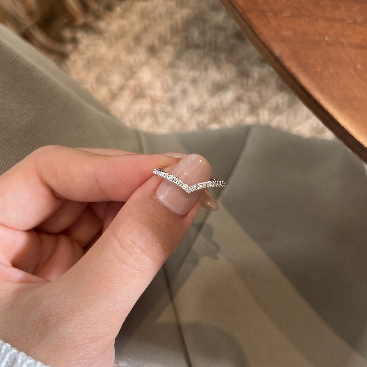 Anillo en V de moissanitas 0,19 ct en plata