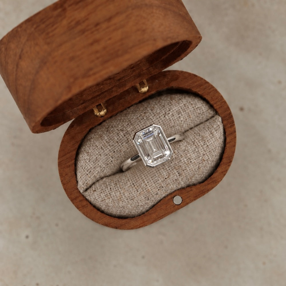 Anillo solitario de moissanita 4 ct dorado