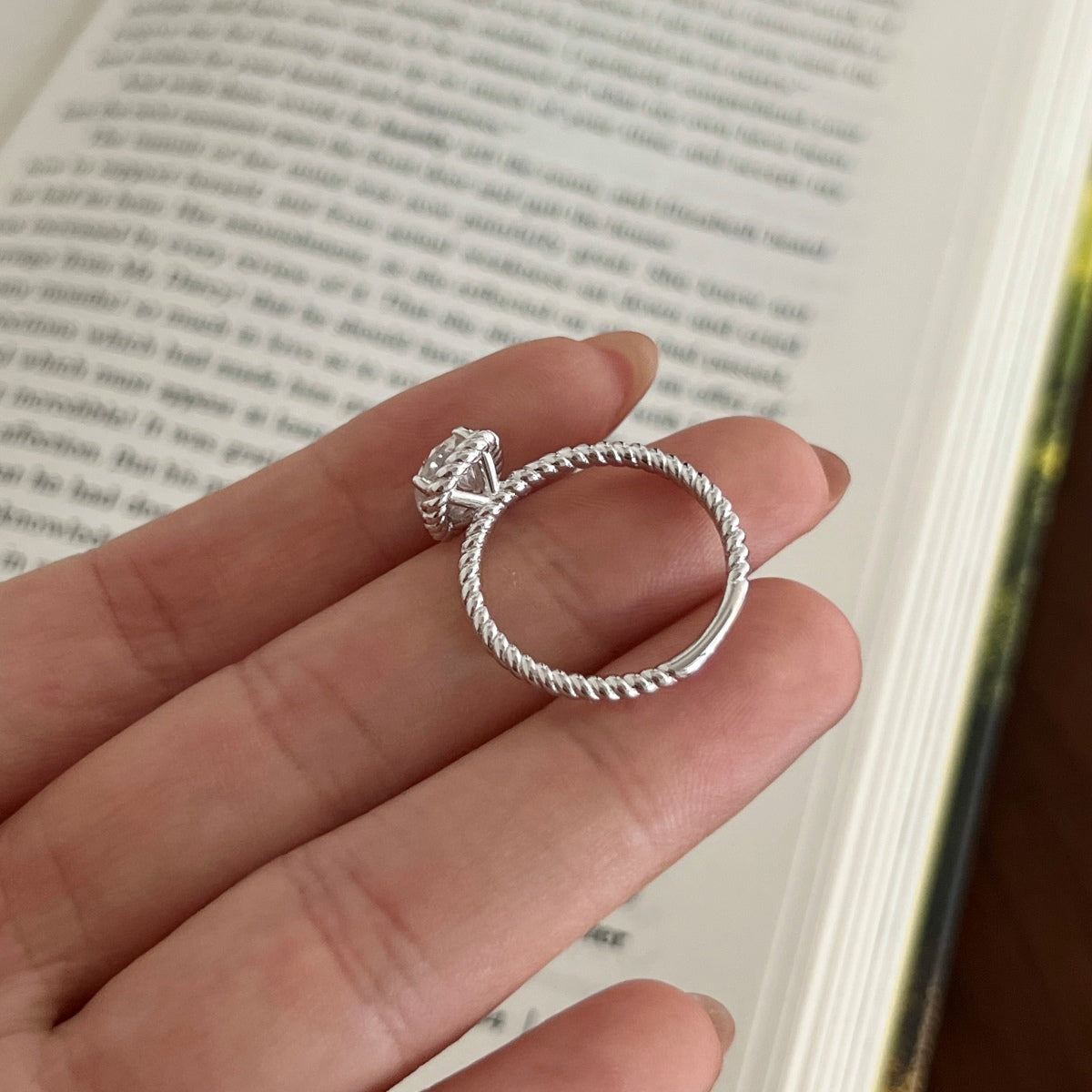 Anillo con halo de moissanita 1 ct en plata