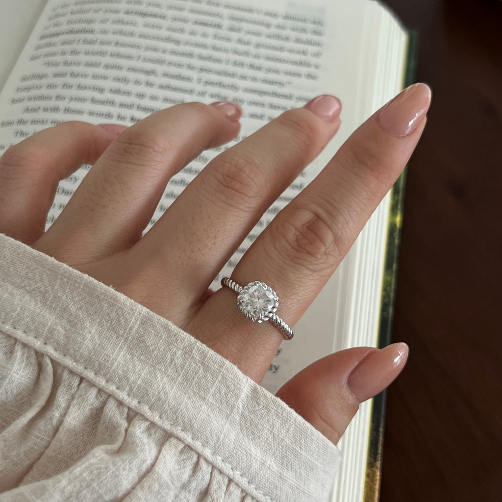 Anillo con halo de moissanita 1 ct en plata