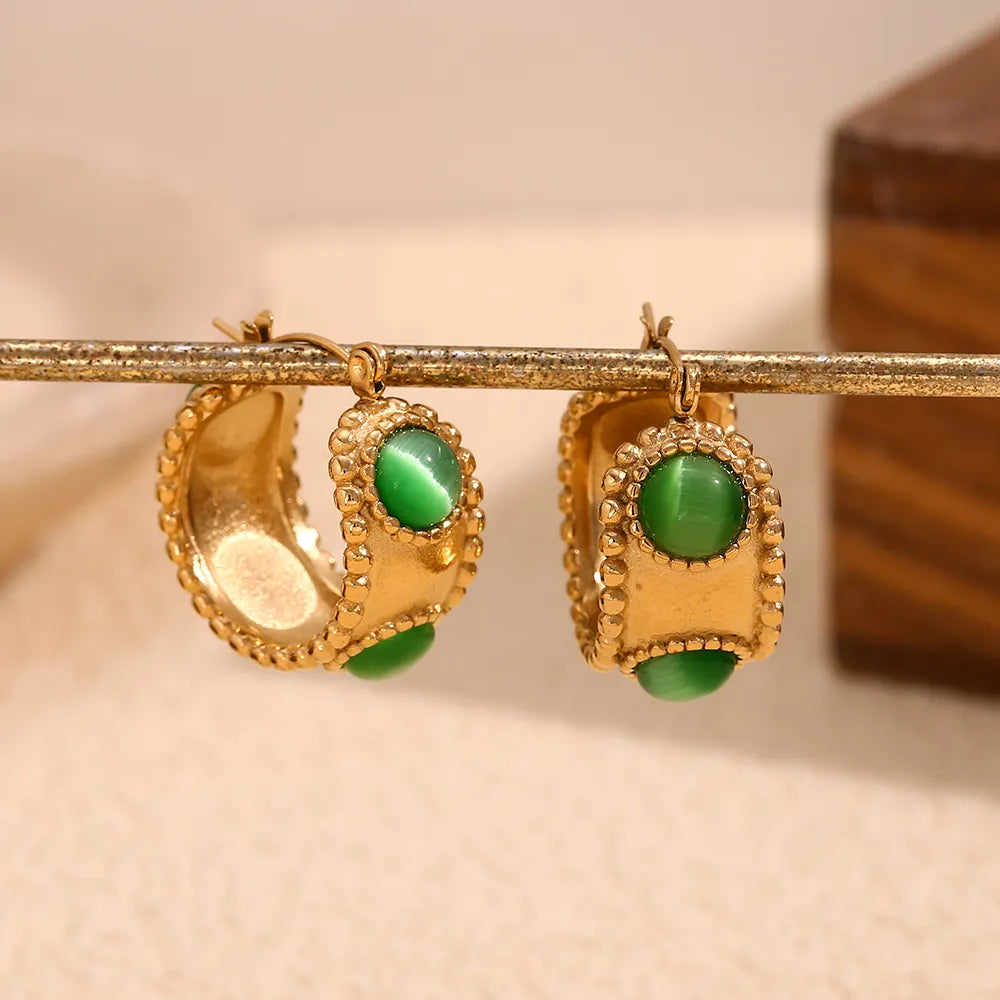 Pendientes de aro de ágatas verdes en acero dorado