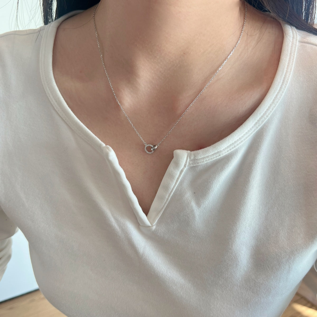 Collar con círculo de moissanitas 0,085 ct en plata