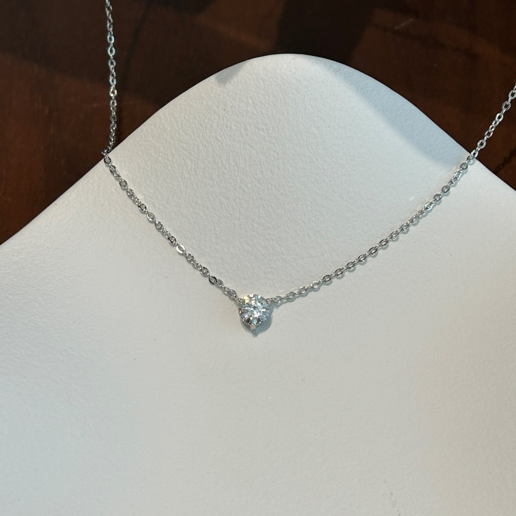 Collar con corazón de moissanita 0,5 ct en plata