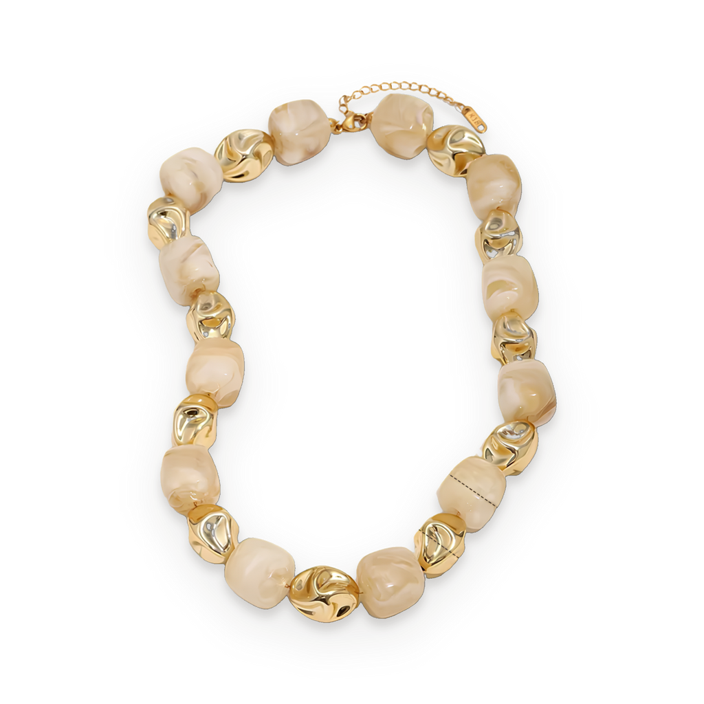 Collar de cuentas efecto marfil en acero dorado