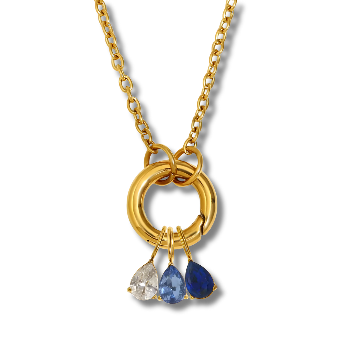 Collar con aro y tres charms de piedras de colores en acero dorado