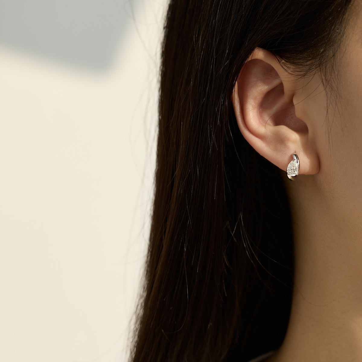 Pendientes de aro de moissanitas en plata
