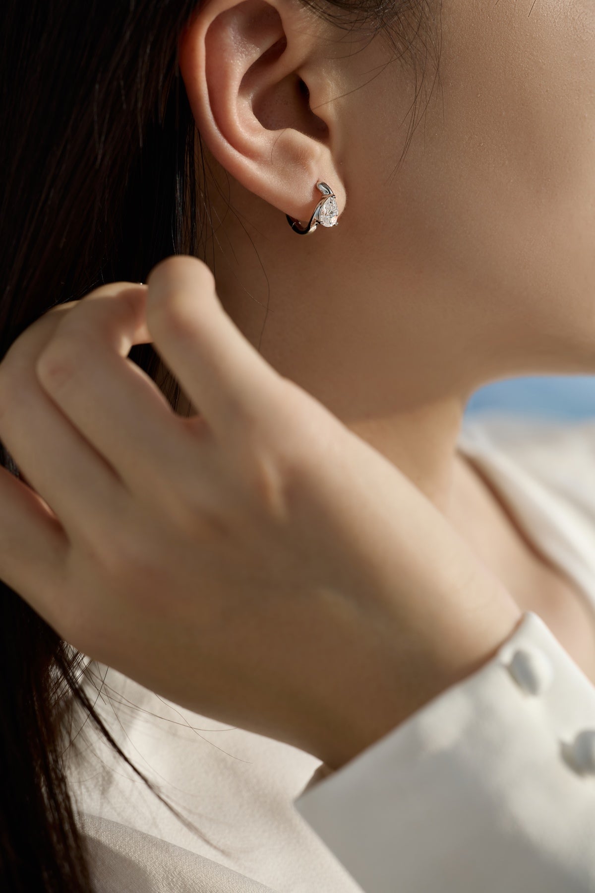 Pendientes de aro de moissanitas en plata