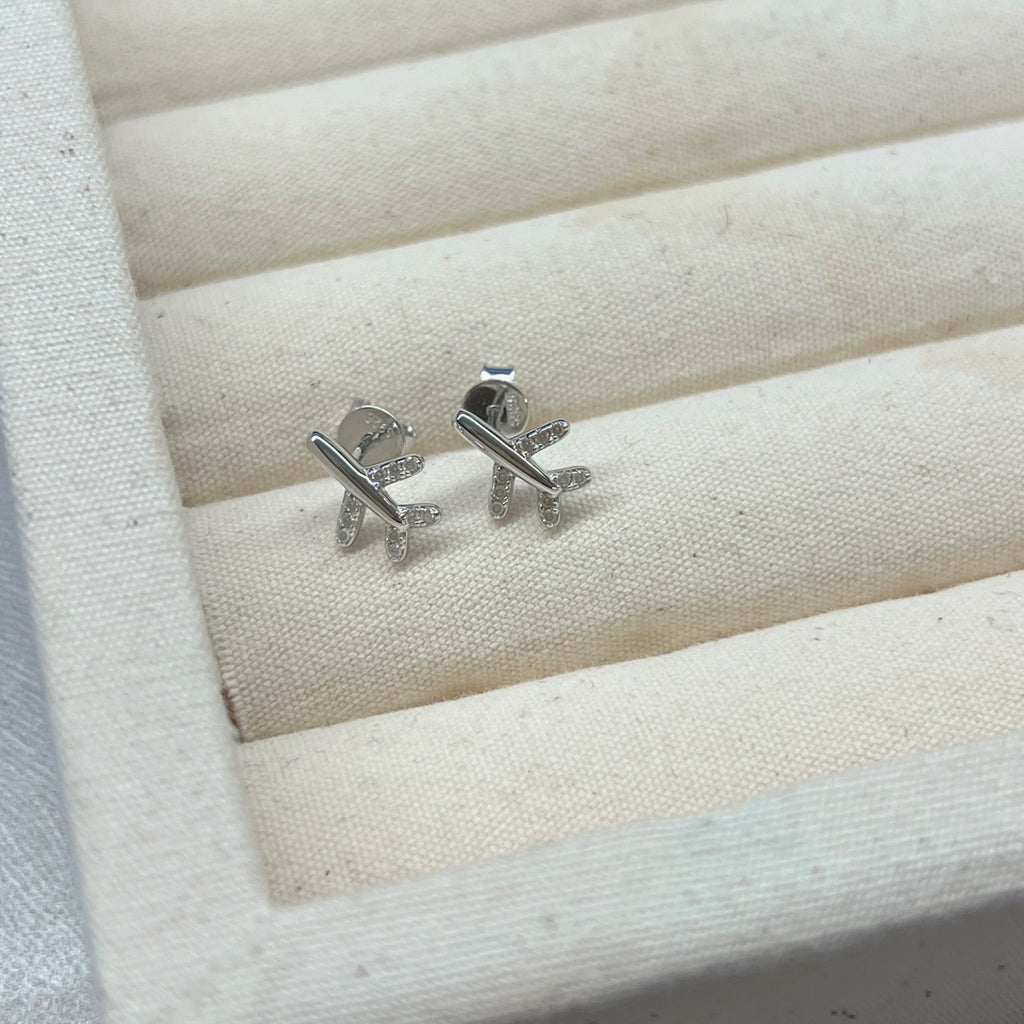 Pendientes con diseño de avión de moissanitas 0,1 ct en plata