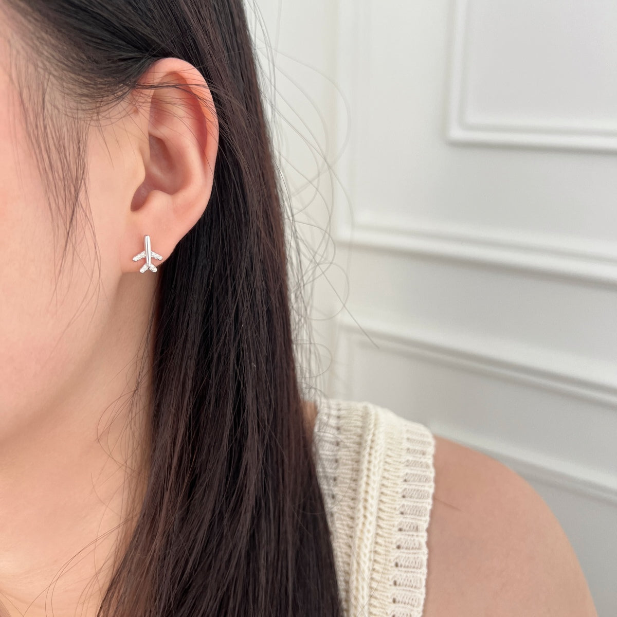 Pendientes con diseño de avión de moissanitas 0,1 ct en plata