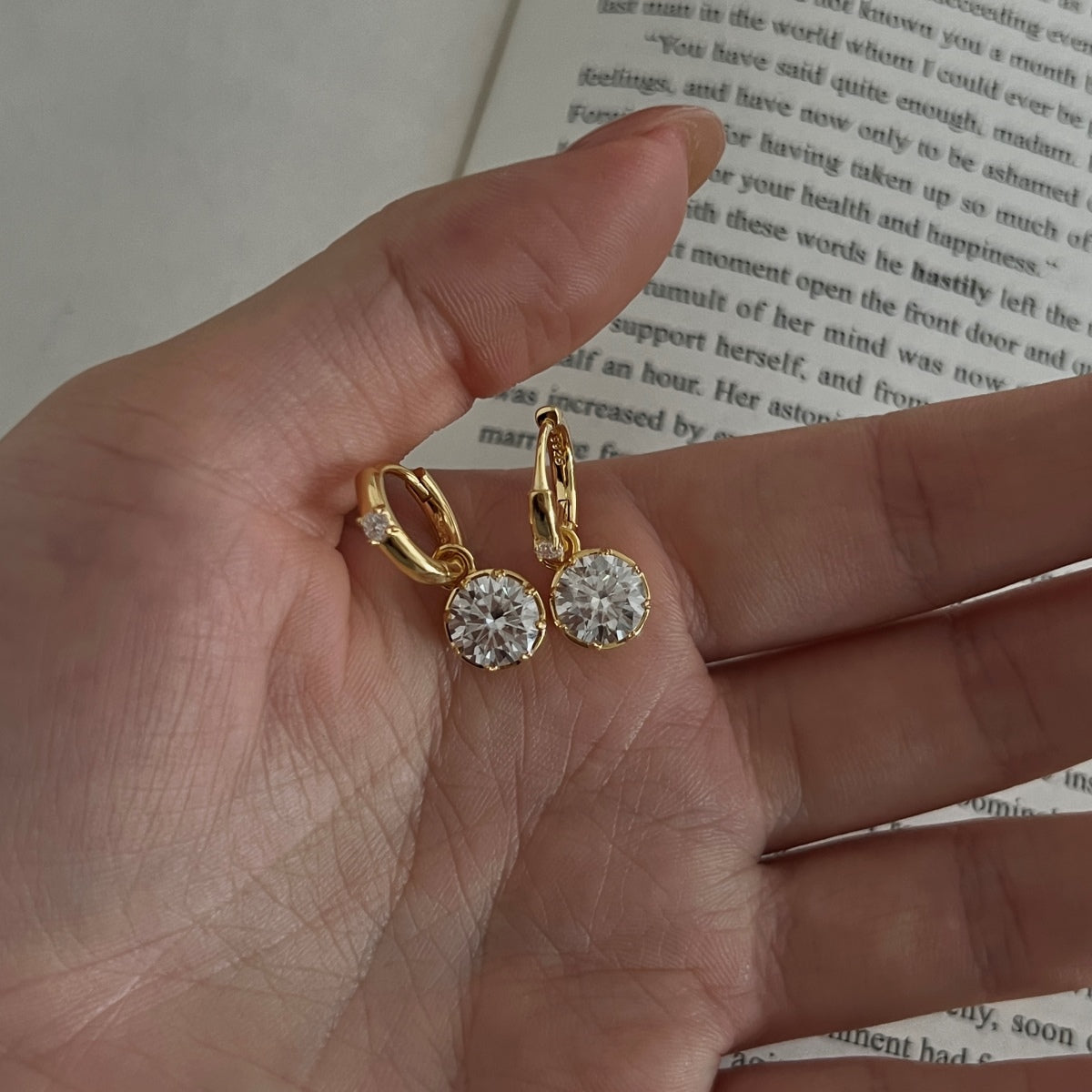Pendientes de aro colgante de moissanitas 4,12 ct dorados