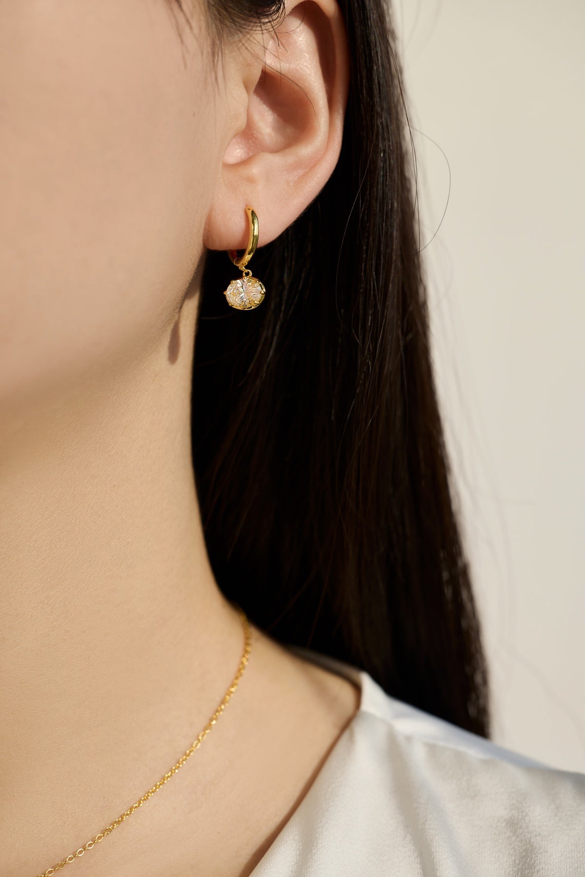Pendientes de aro de moissanitas 3 ct dorados