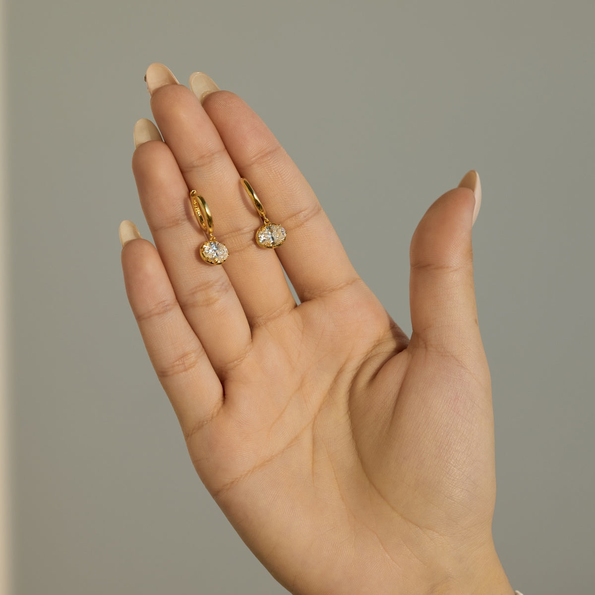 Pendientes de aro de moissanitas 3 ct dorados