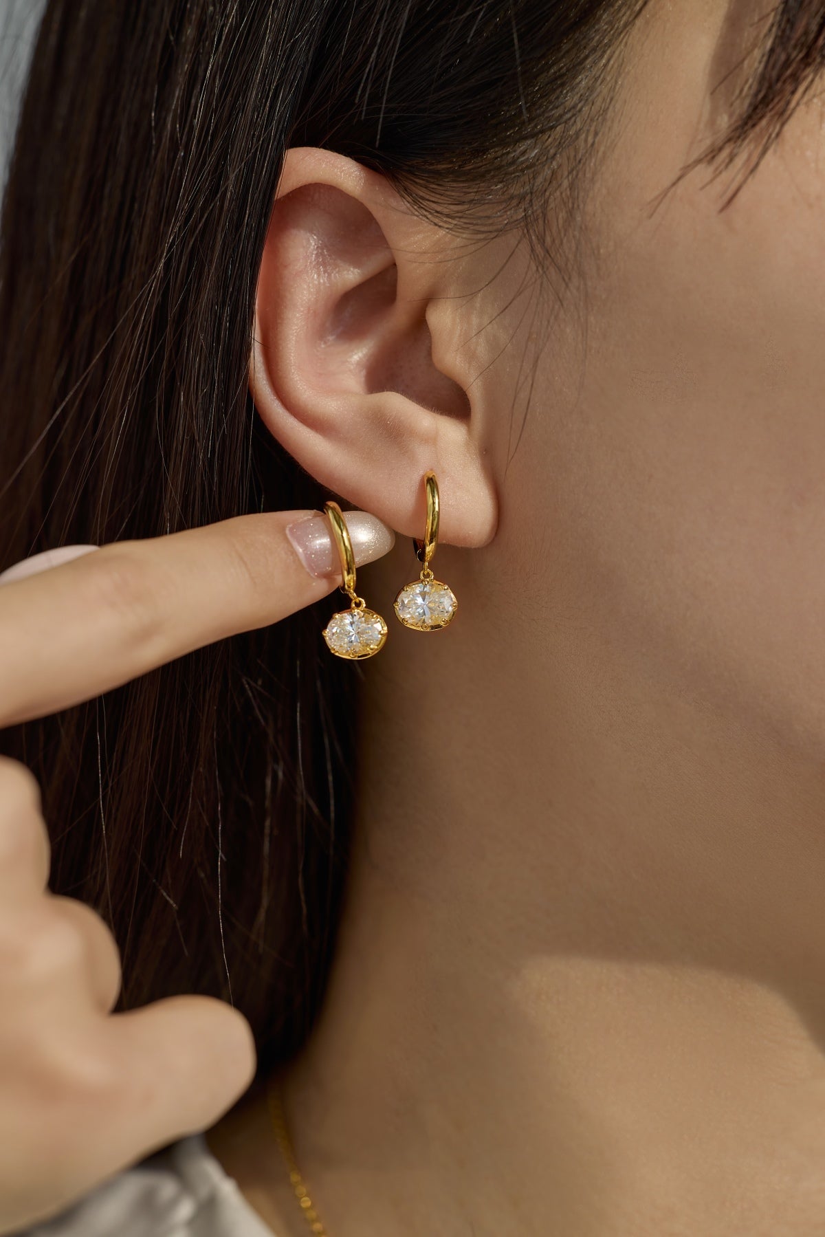 Pendientes de aro de moissanitas 3 ct dorados