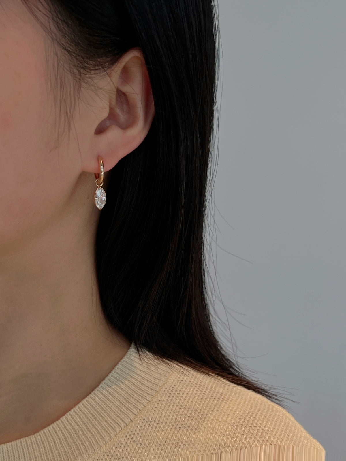 Pendientes de aro de moissanitas 2 ct dorados