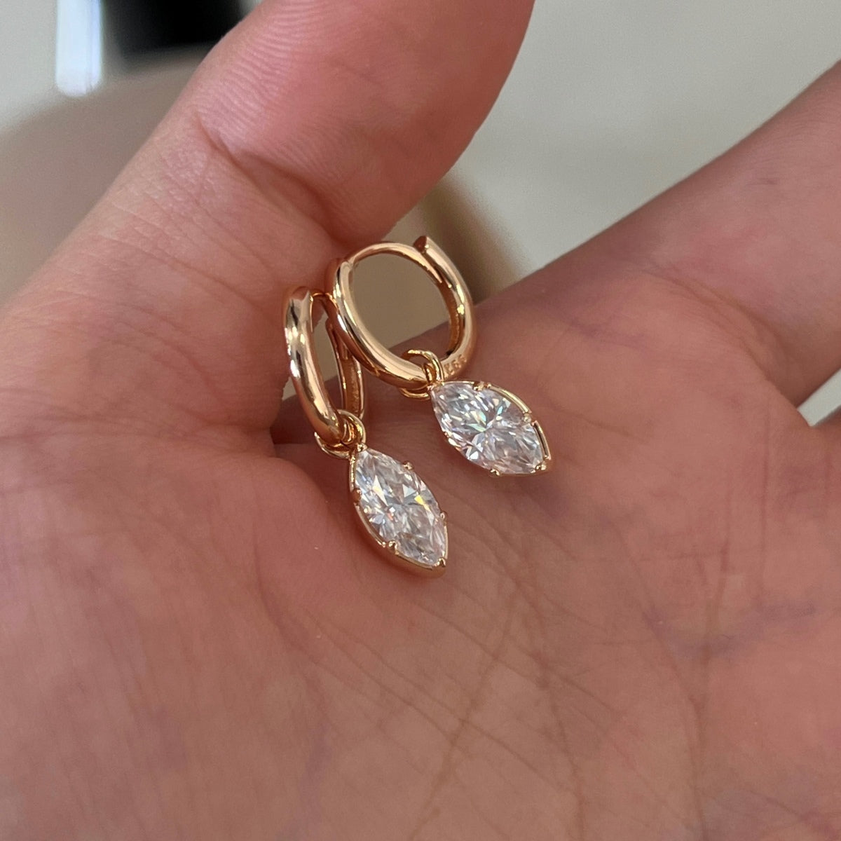 Pendientes de aro de moissanitas 2 ct en oro rosa
